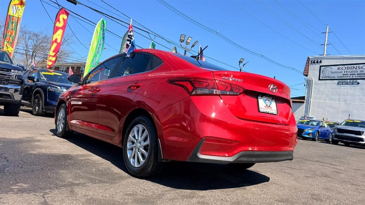 Hyundai Accent SEL 4-Door 6A 2022