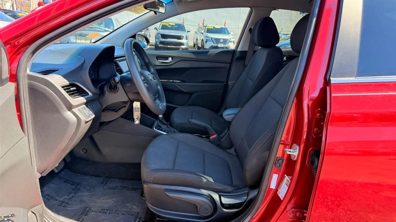 Hyundai Accent SEL 4-Door 6A 2022