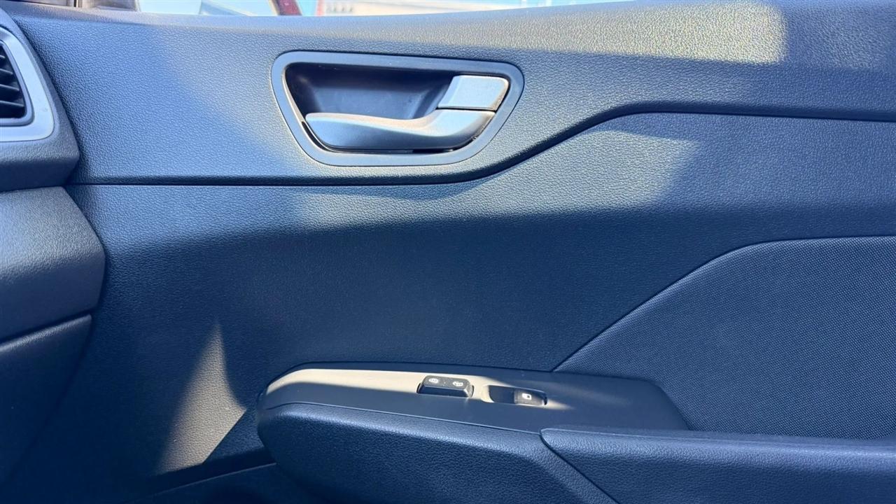 Hyundai Accent SEL 4-Door 6A 2022