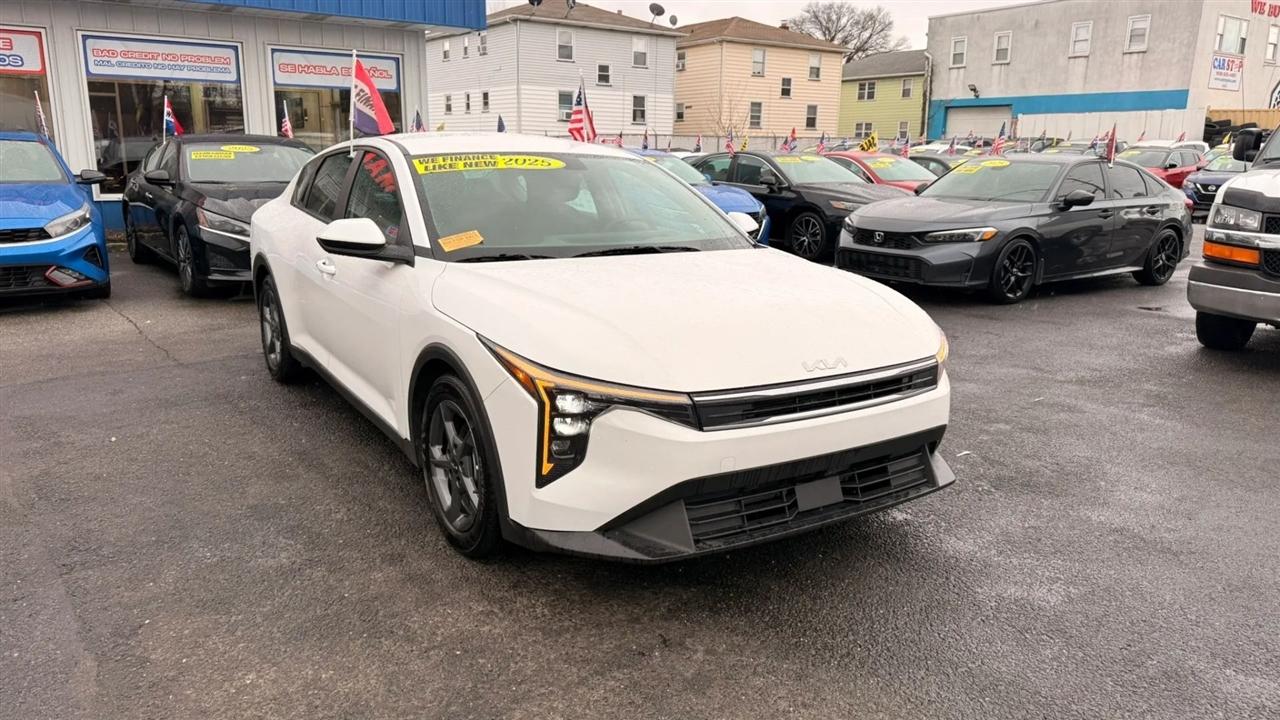 Kia K4 LXS 2025