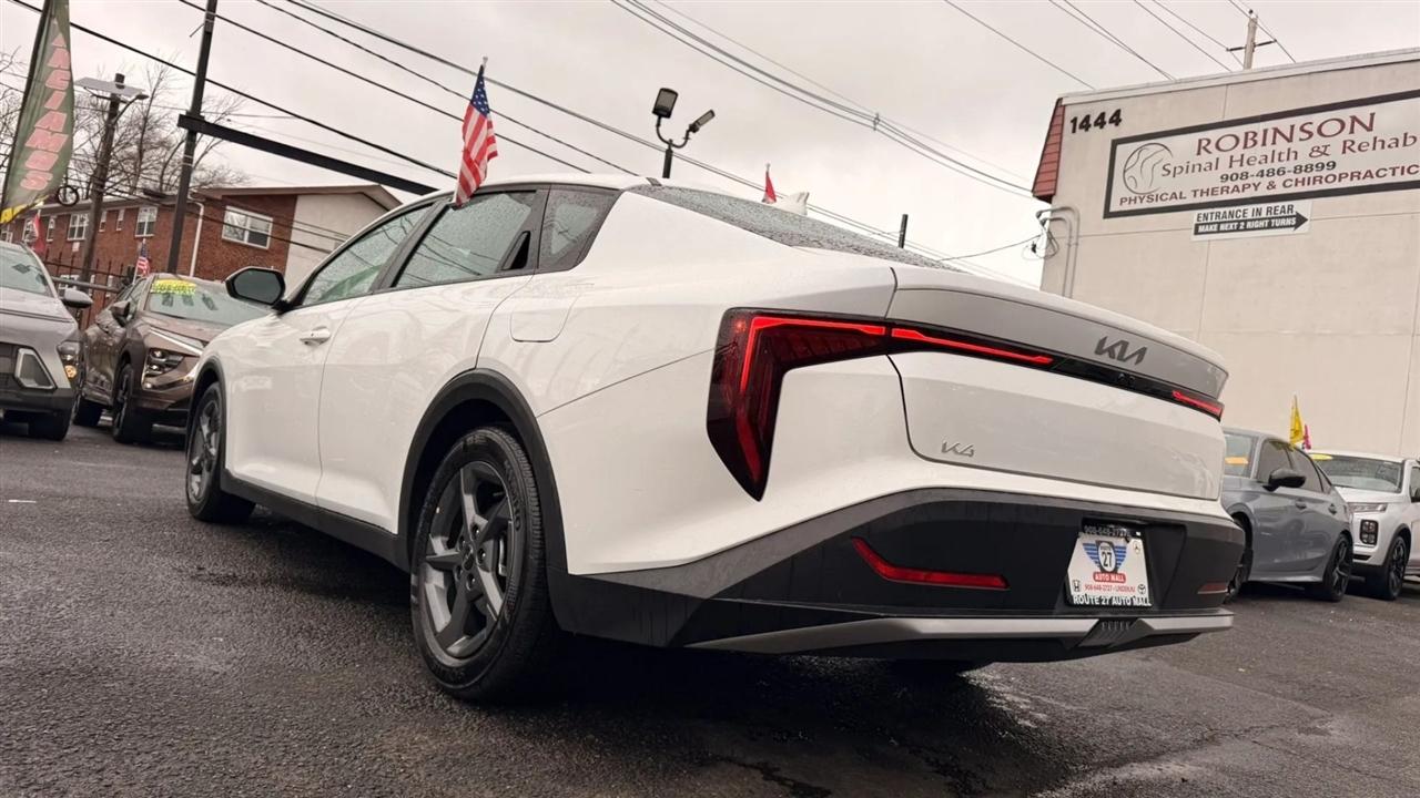 Kia K4 LXS 2025