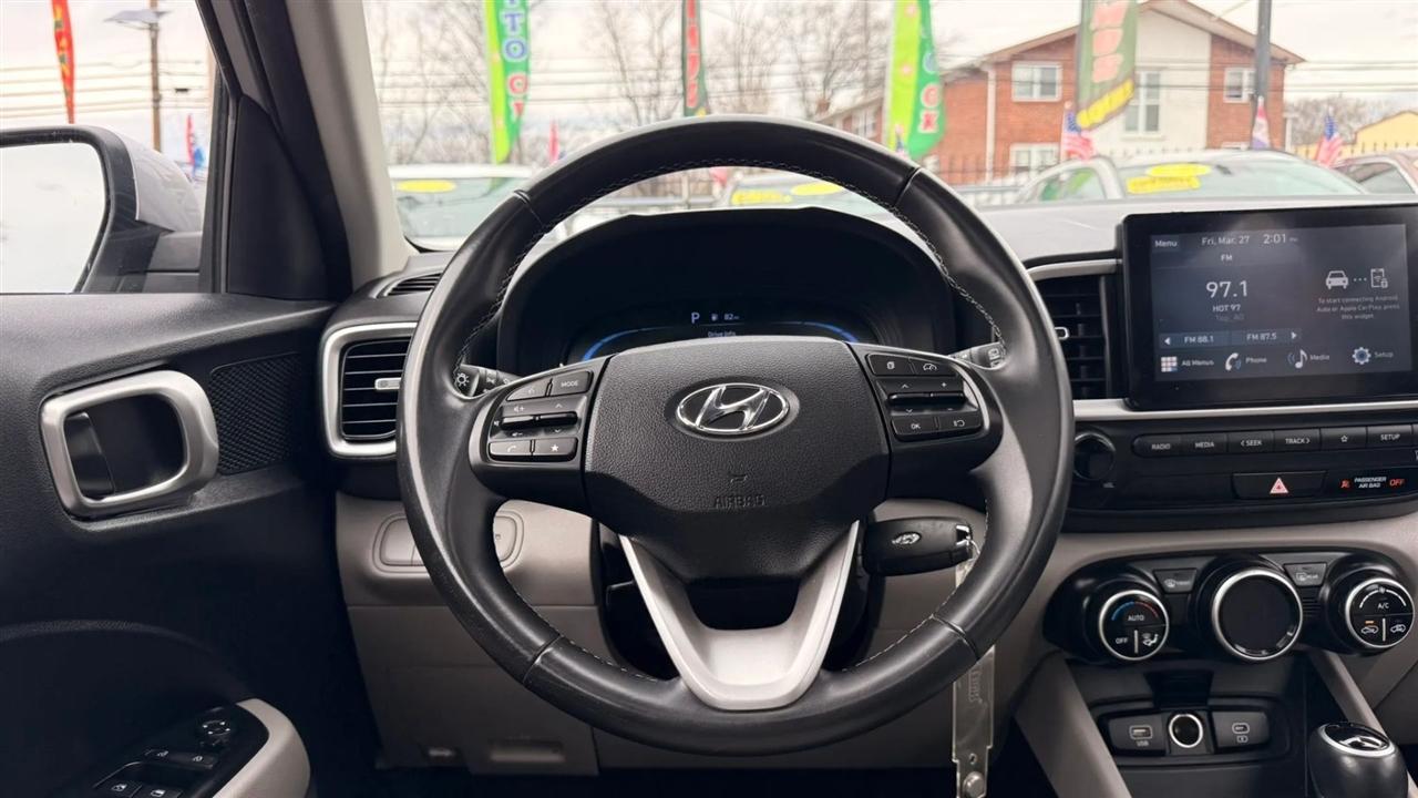Hyundai Venue SEL 2023