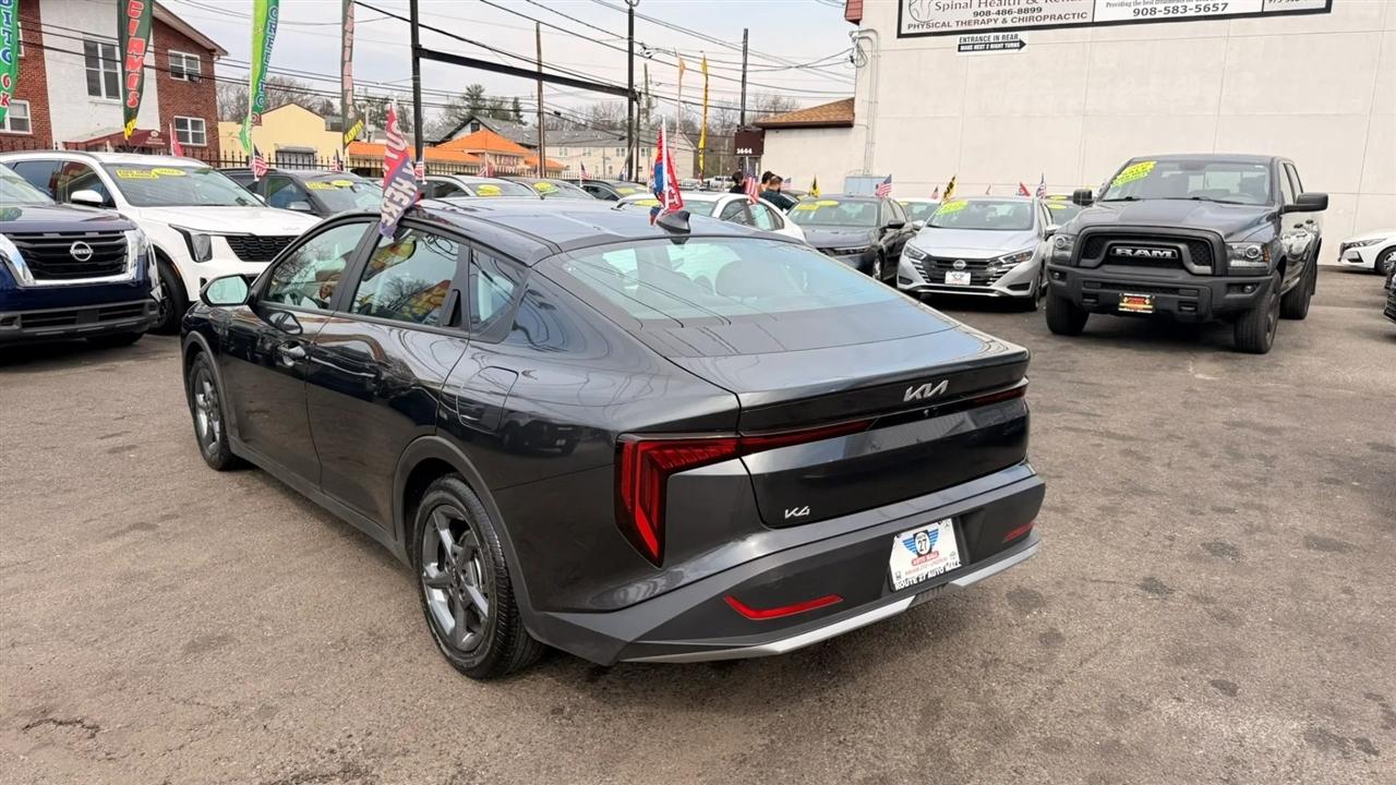 Kia K4 LXS 2025