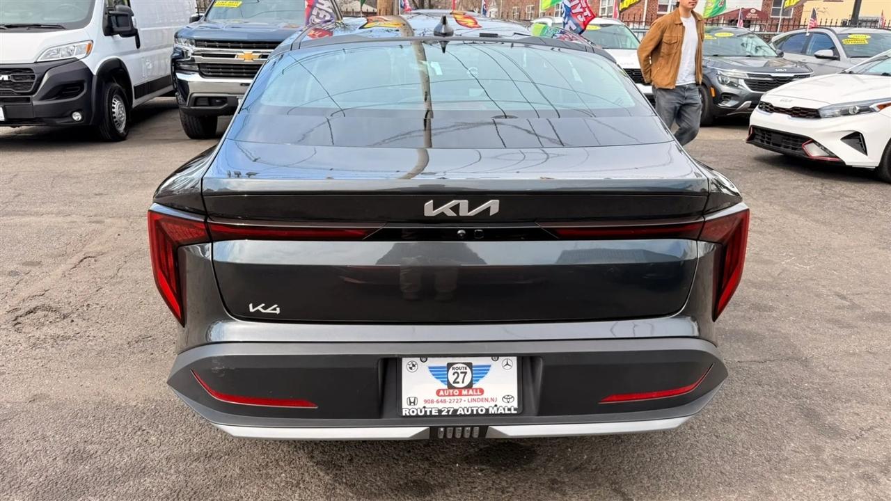 Kia K4 LXS 2025