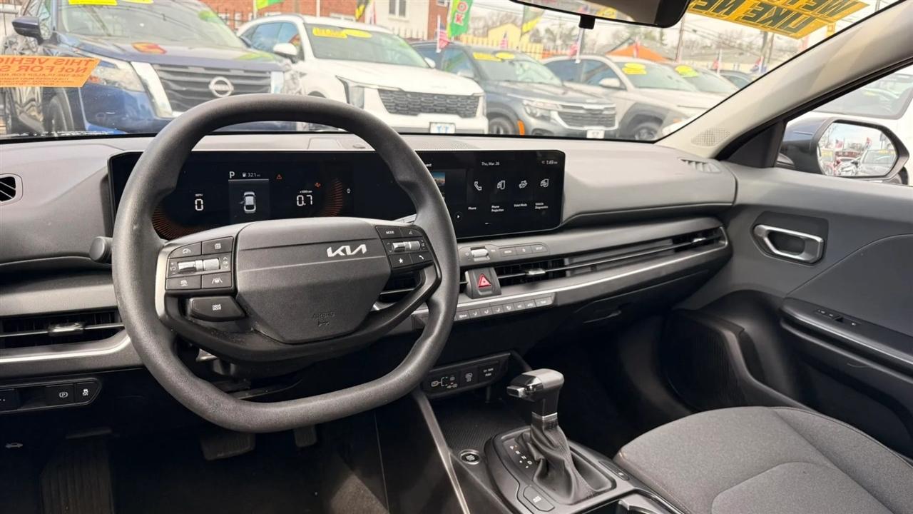 Kia K4 LXS 2025