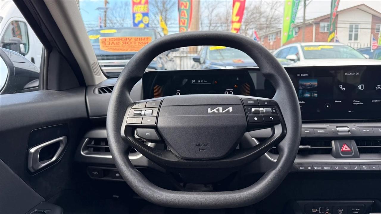 Kia K4 LXS 2025