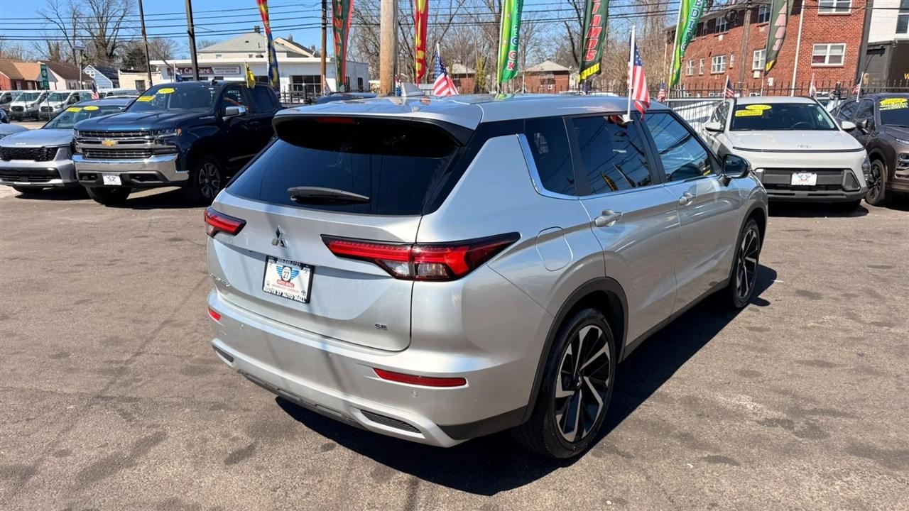 Mitsubishi Outlander SE 2WD 2024