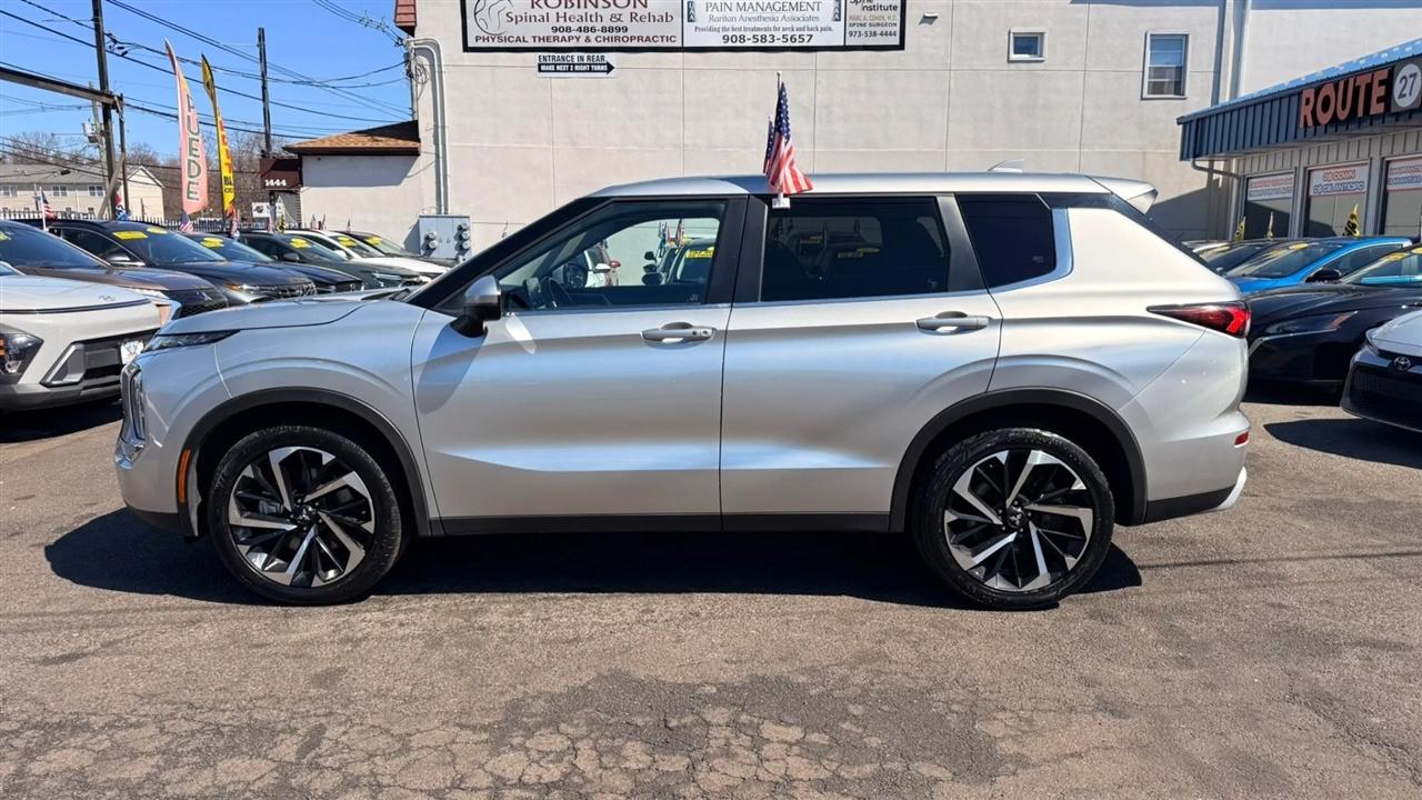 Mitsubishi Outlander SE 2WD 2024