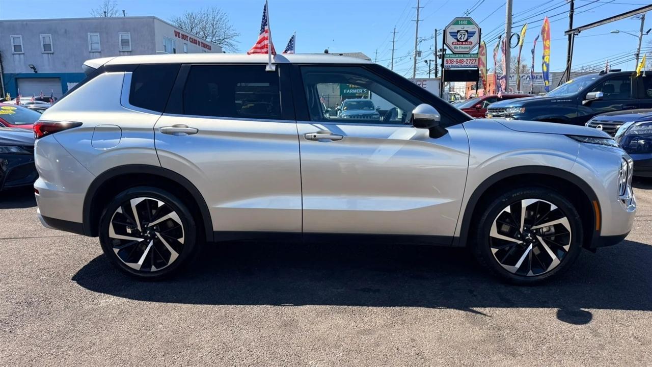 Mitsubishi Outlander SE 2WD 2024