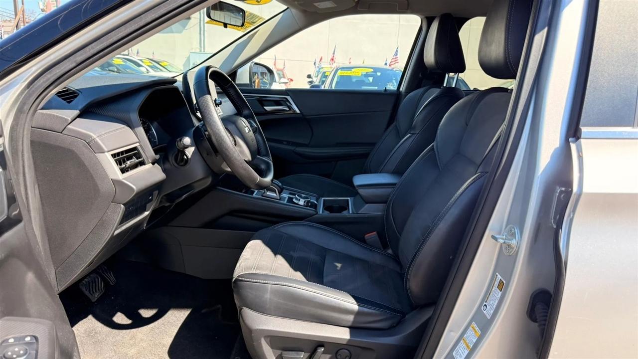 Mitsubishi Outlander SE 2WD 2024