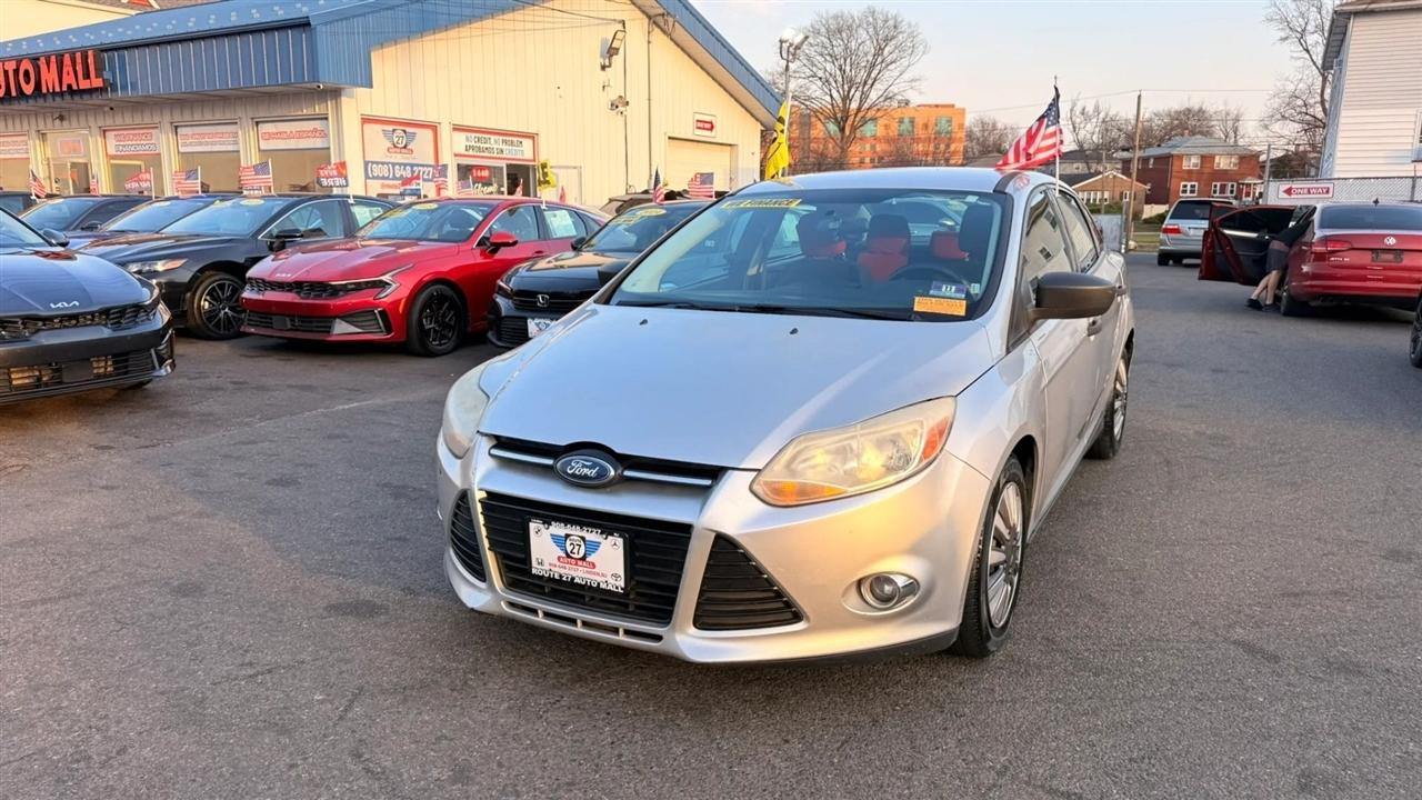 Ford Focus S Sedan 2013