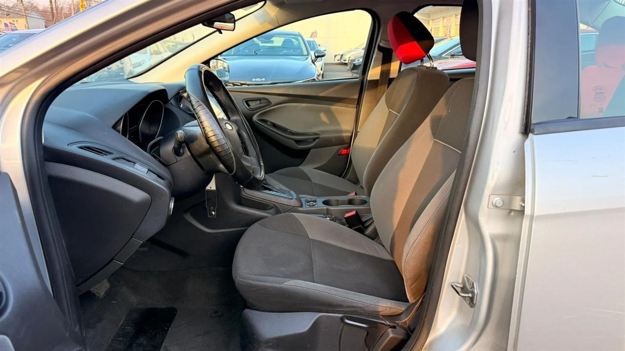 Ford Focus S Sedan 2013