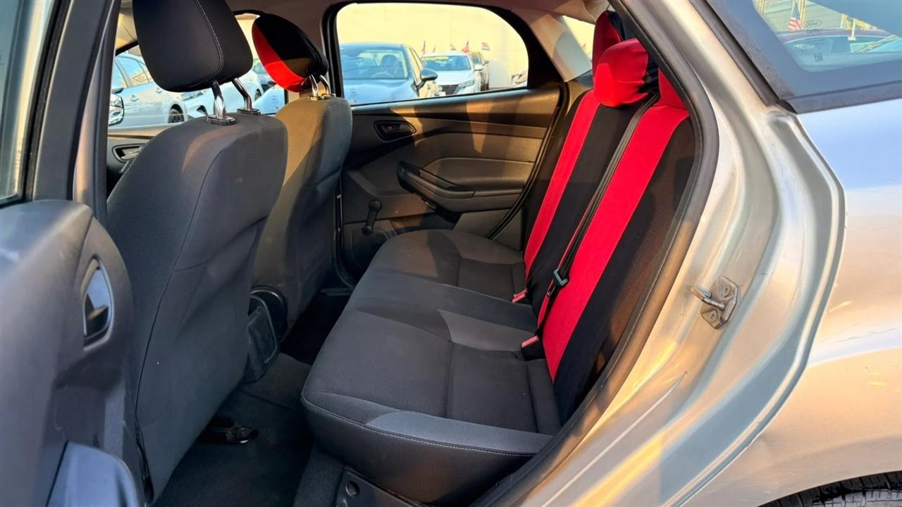 Ford Focus S Sedan 2013