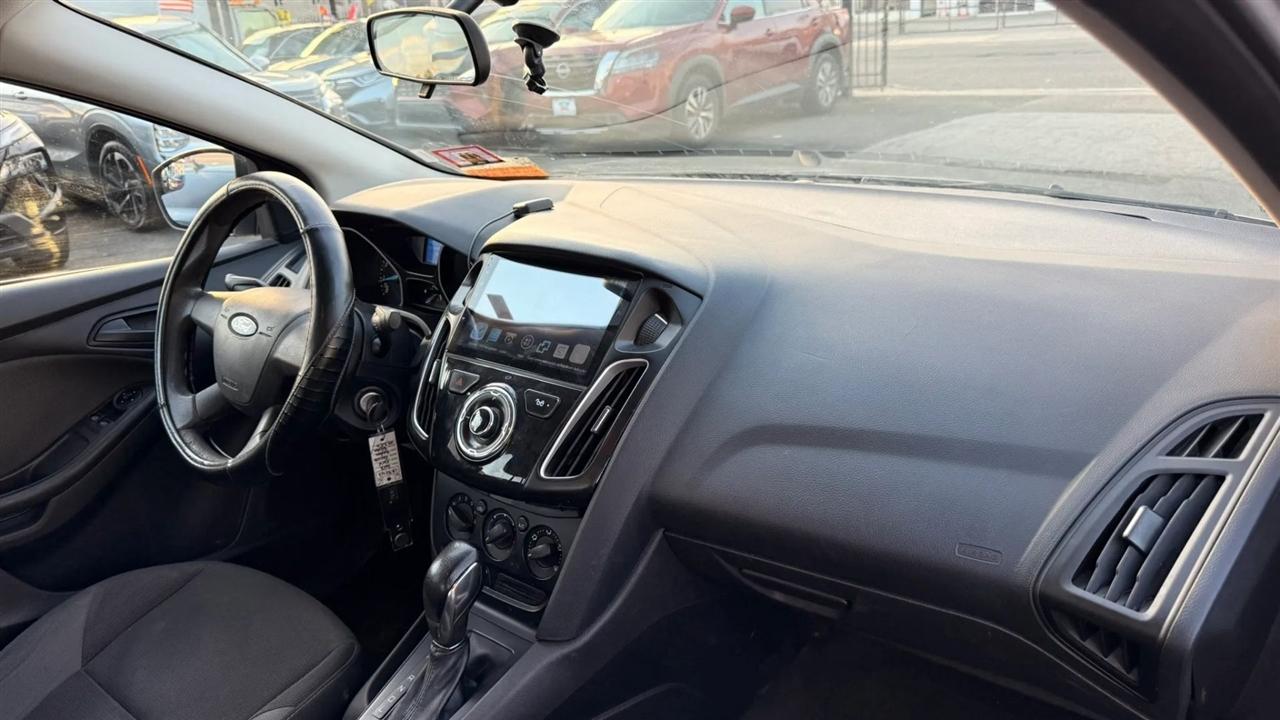 Ford Focus S Sedan 2013