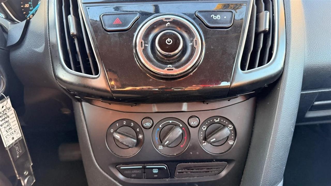 Ford Focus S Sedan 2013