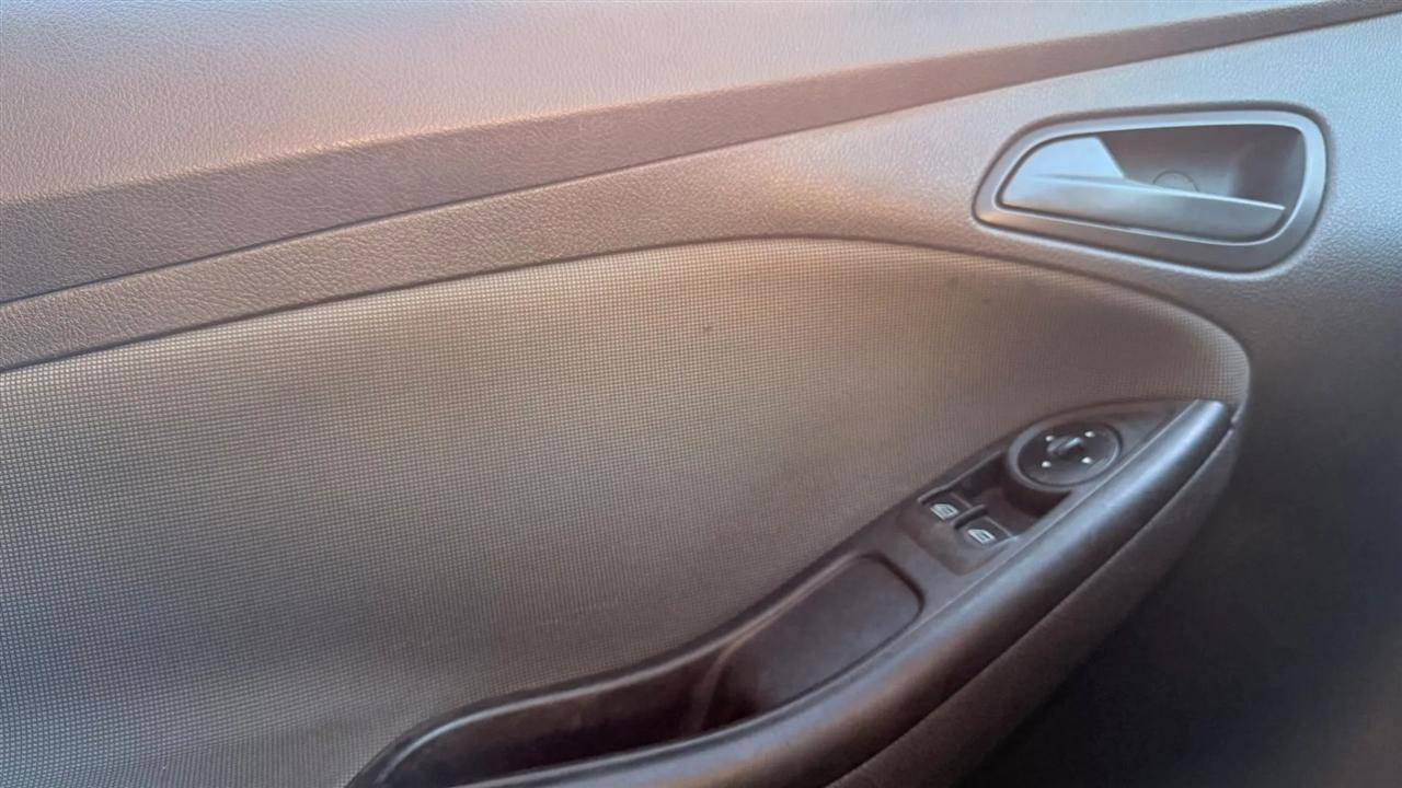 Ford Focus S Sedan 2013