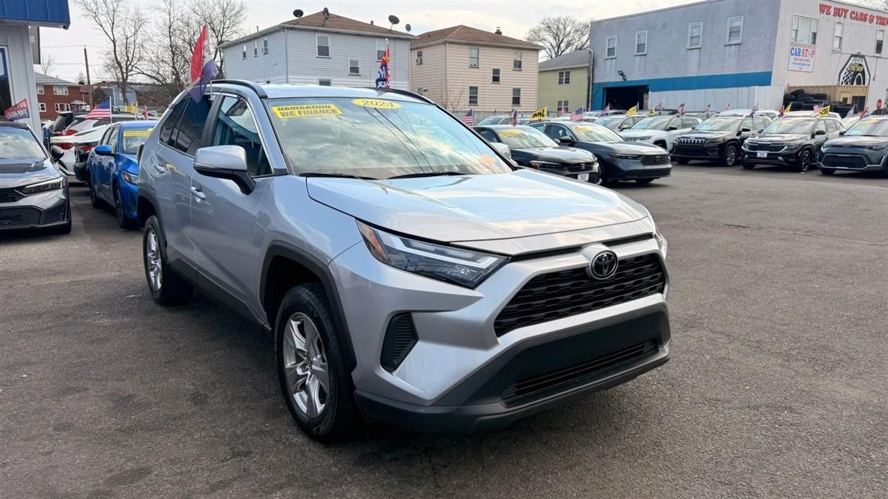 Toyota RAV4 XLE 2024