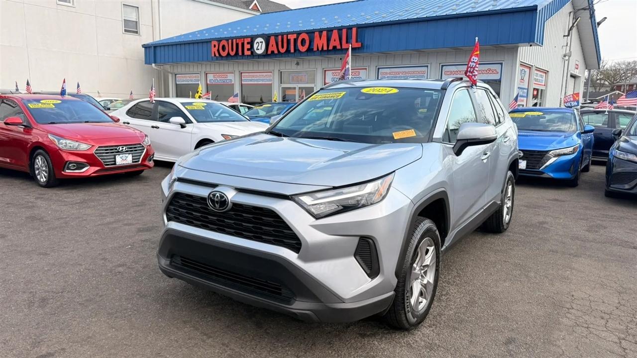 Toyota RAV4 XLE 2024