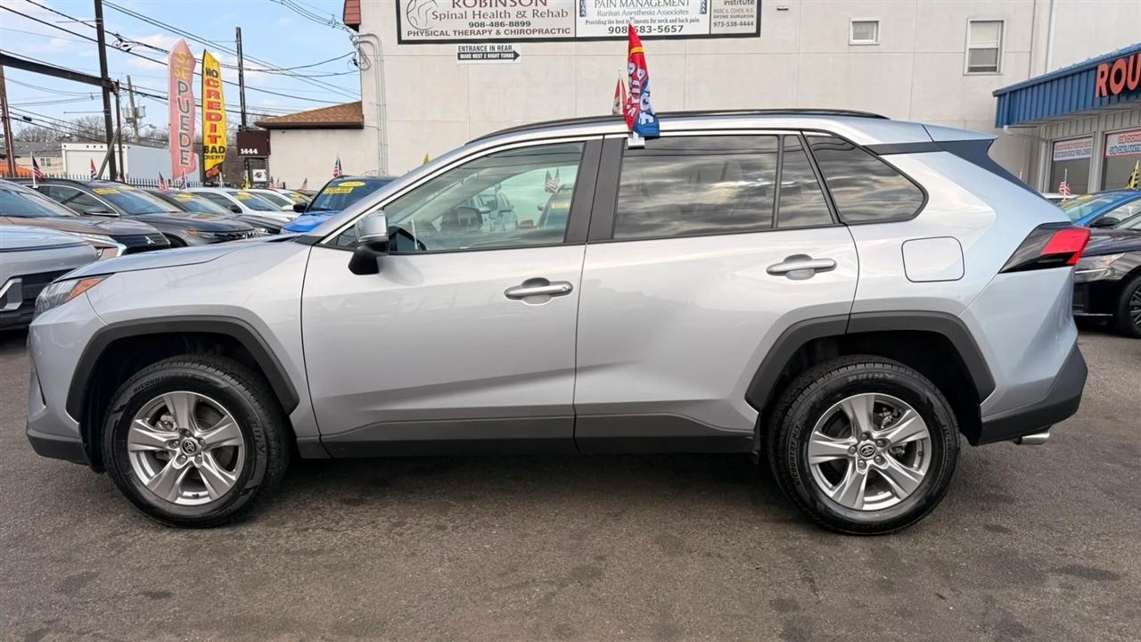 Toyota RAV4 XLE 2024