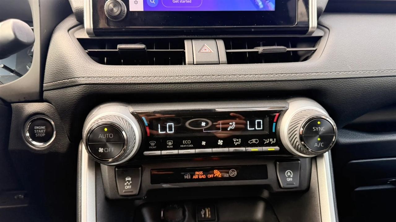 Toyota RAV4 XLE 2024