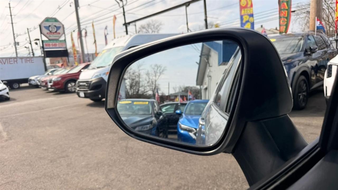 Toyota RAV4 XLE 2024