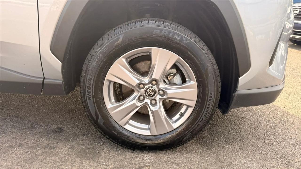 Toyota RAV4 XLE 2024