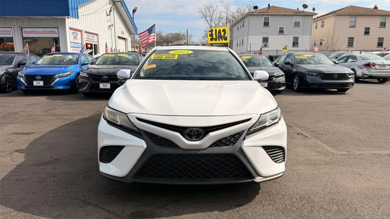 Toyota Camry SE 2023