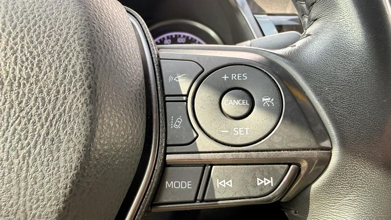 Toyota Camry SE 2023