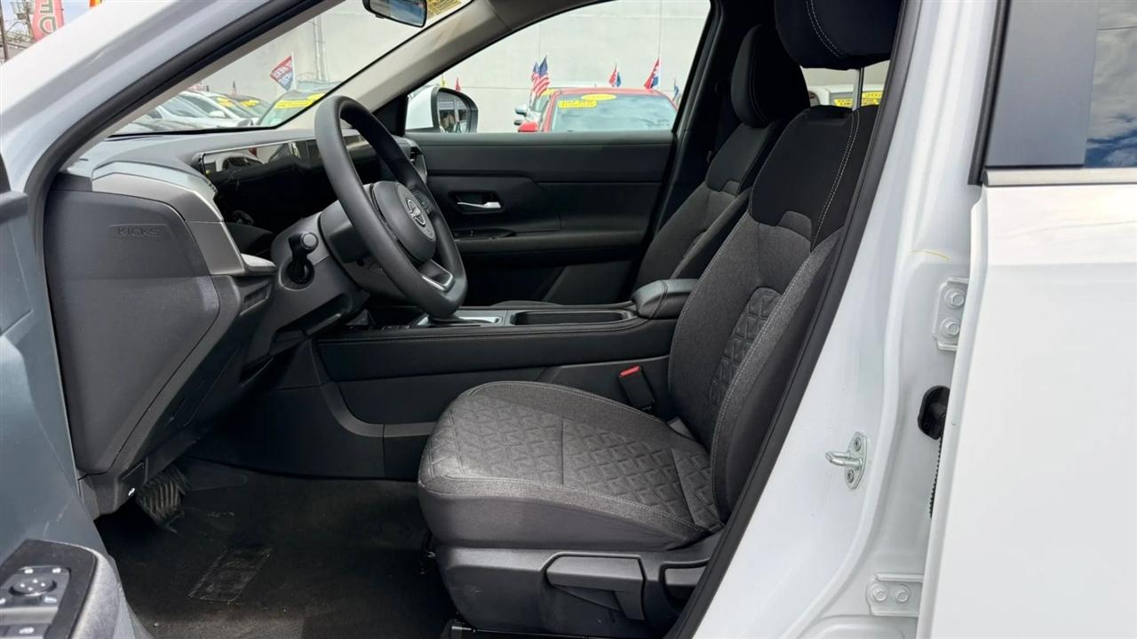 Nissan Kicks SV 4WD 2025