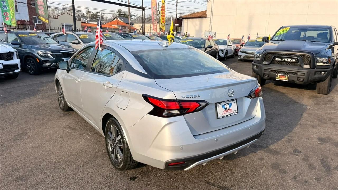 Nissan Versa SV 2025