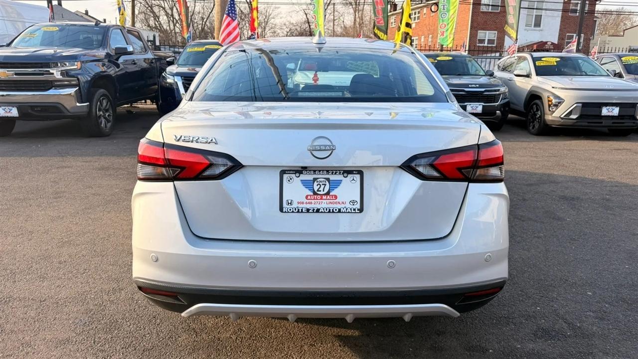 Nissan Versa SV 2025