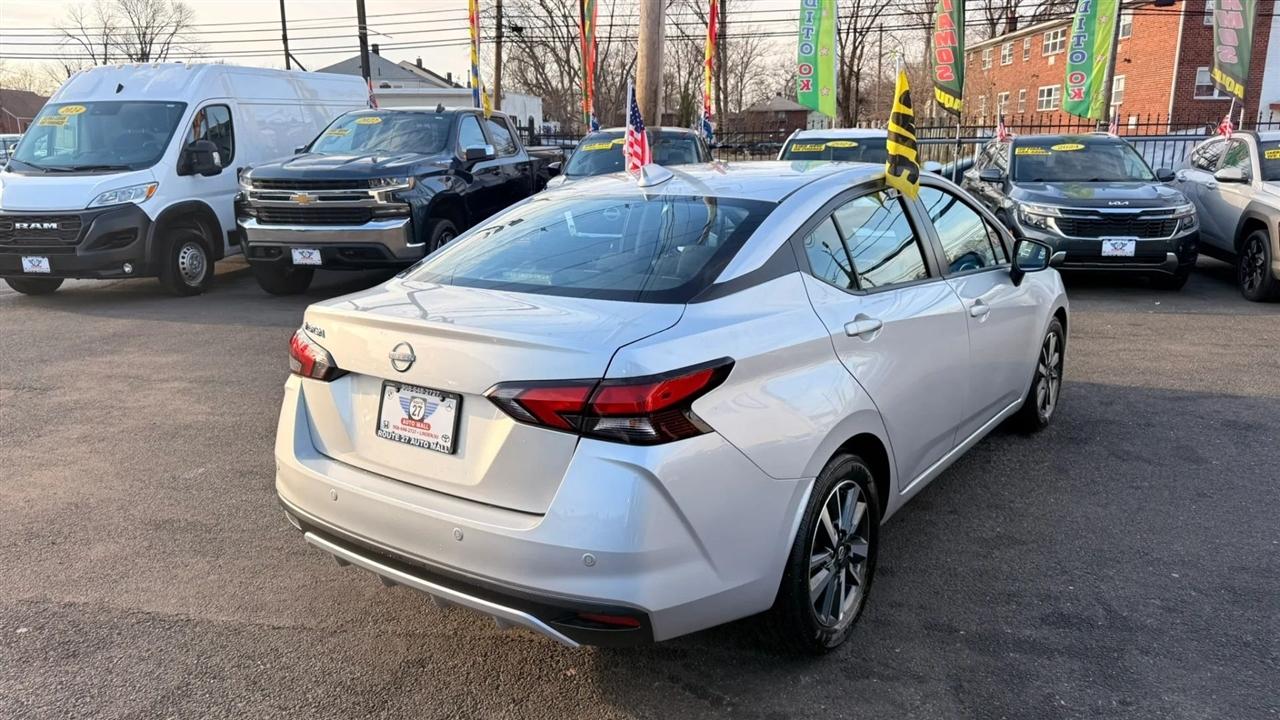 Nissan Versa SV 2025