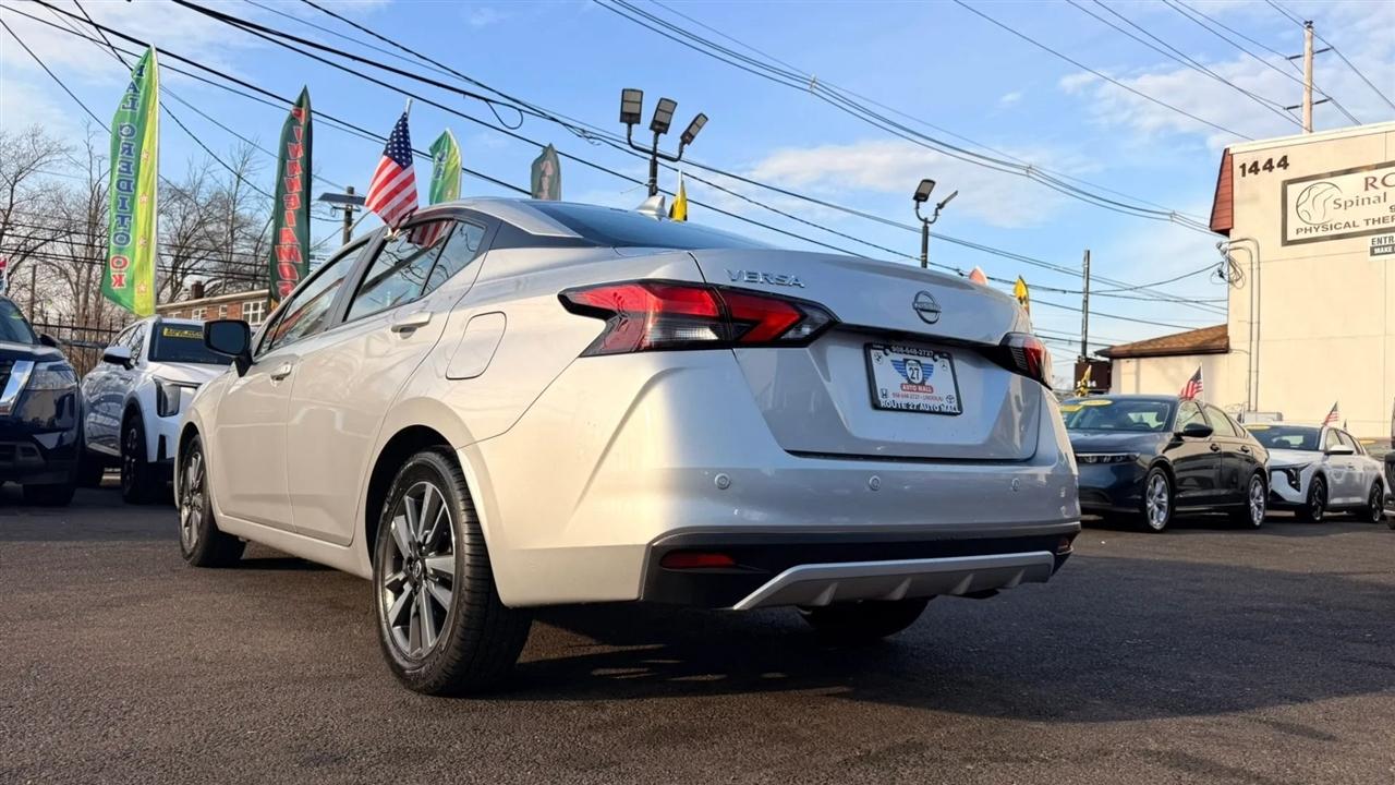 Nissan Versa SV 2025