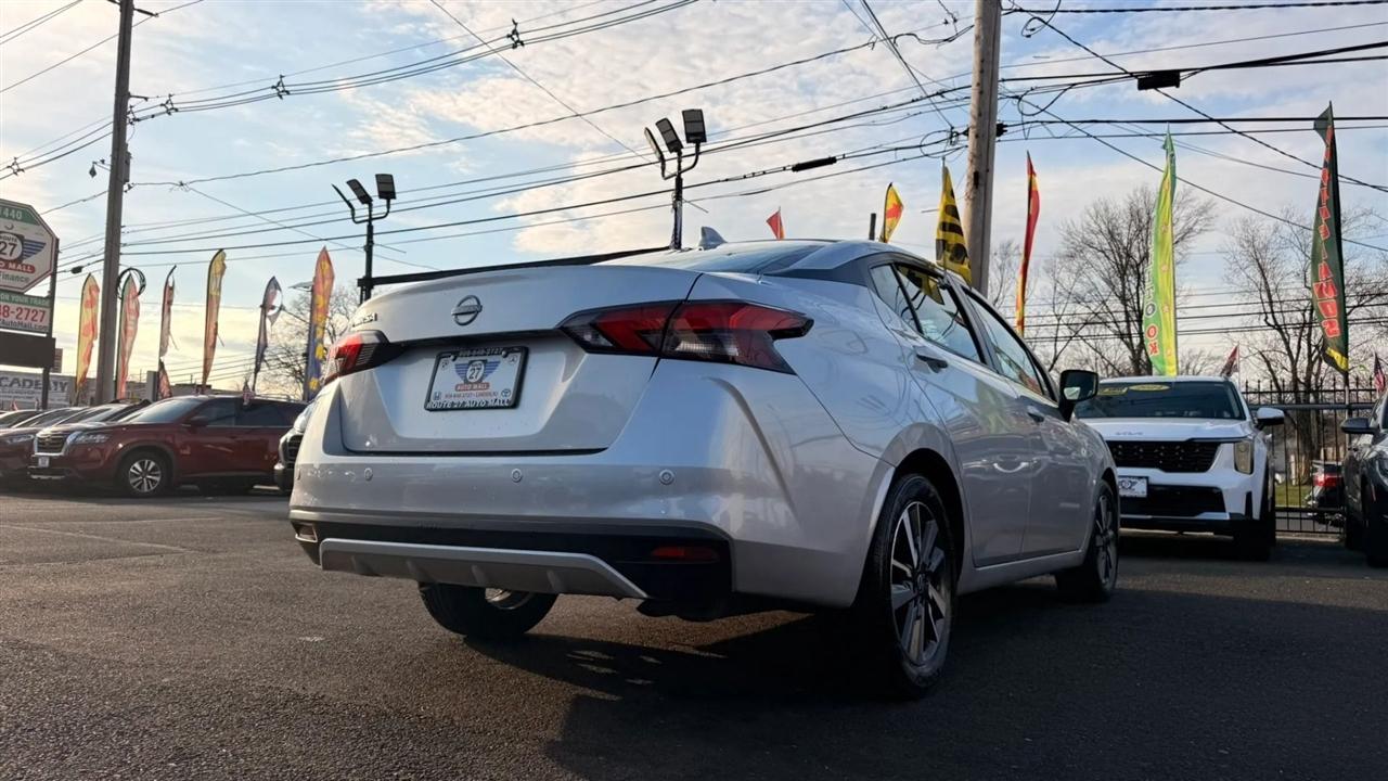 Nissan Versa SV 2025