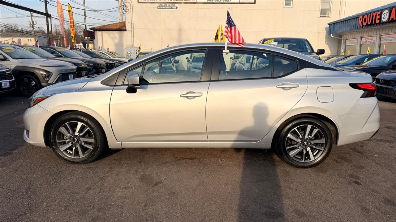 Nissan Versa SV 2025