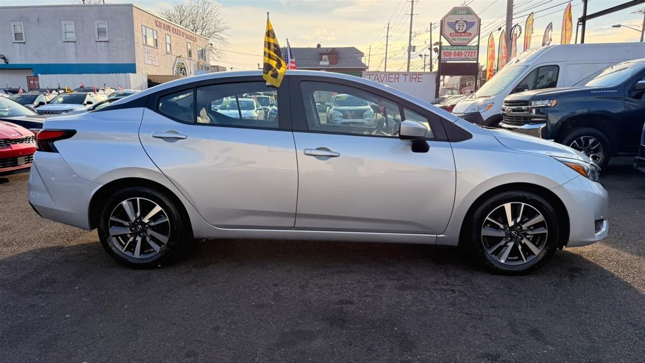 Nissan Versa SV 2025