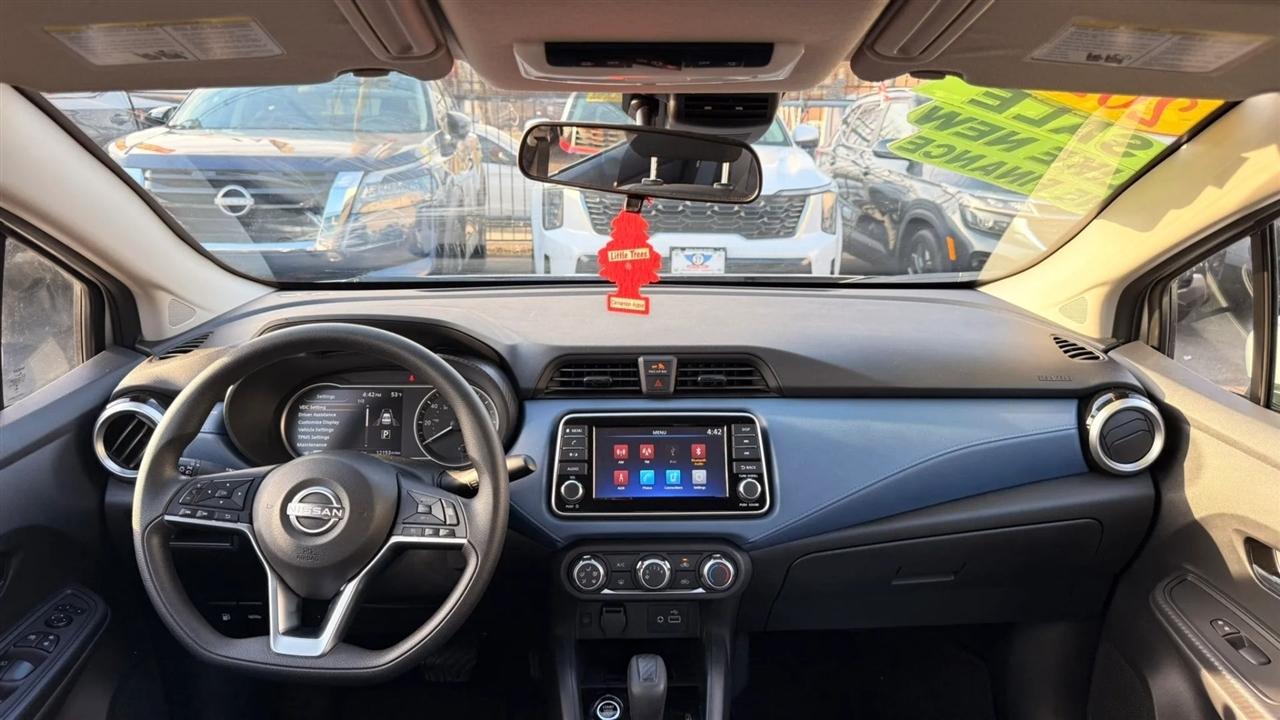 Nissan Versa SV 2025
