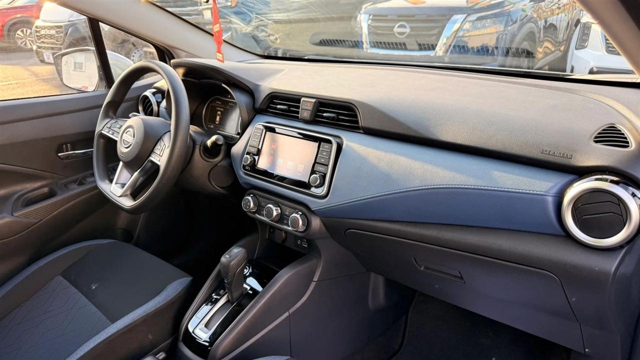 Nissan Versa SV 2025
