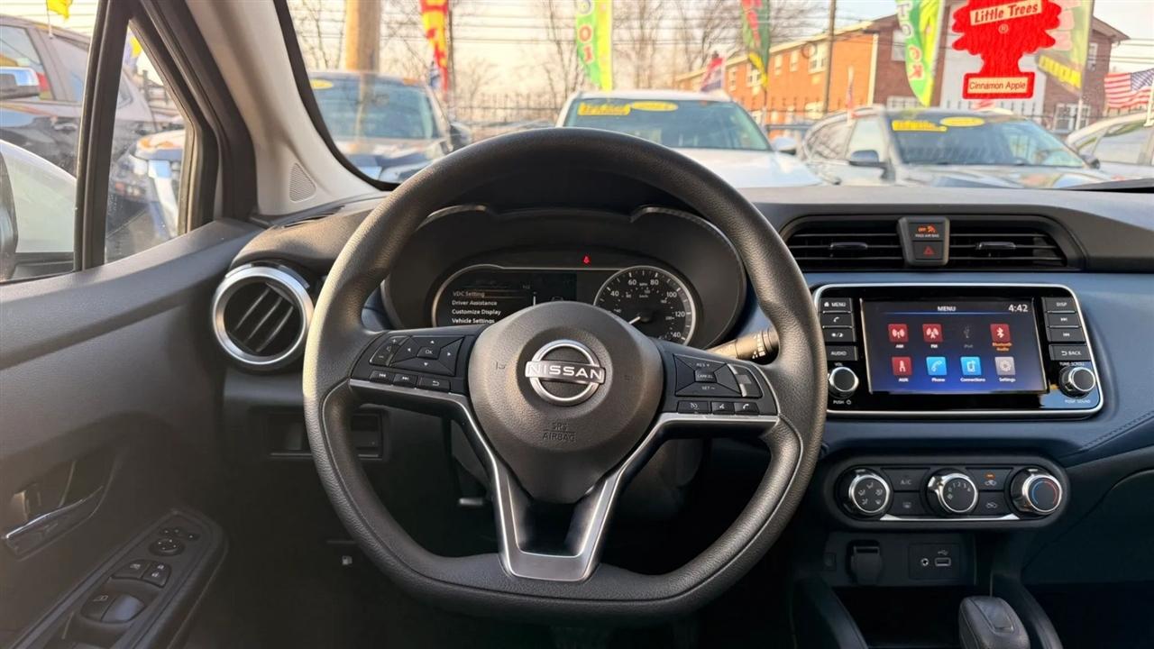 Nissan Versa SV 2025