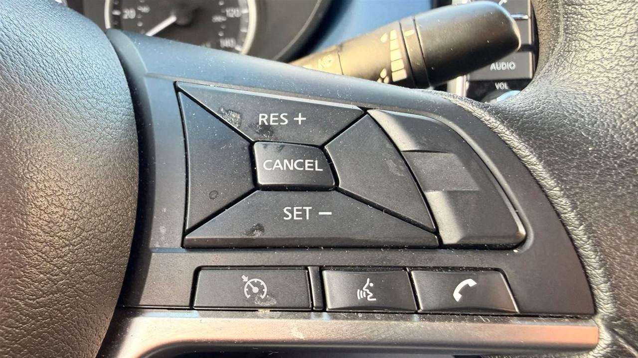 Nissan Versa SV 2025