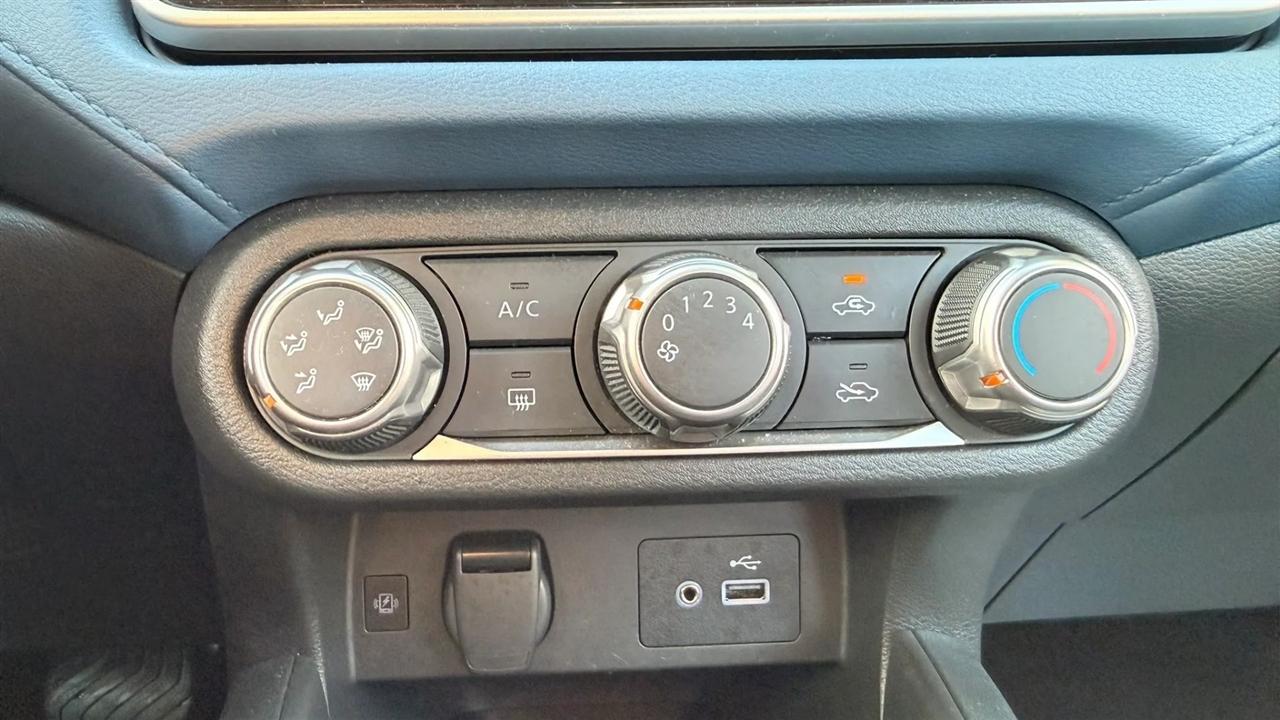 Nissan Versa SV 2025