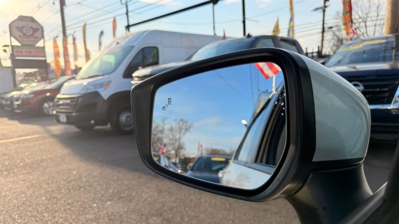 Nissan Versa SV 2025