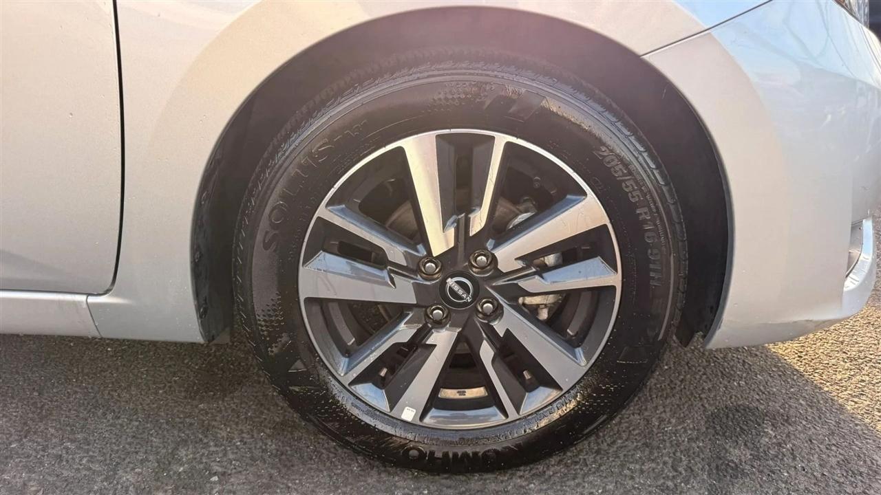 Nissan Versa SV 2025