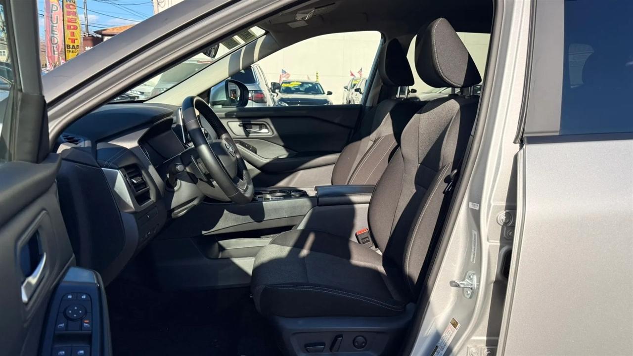 Nissan Rogue SV AWD 2025