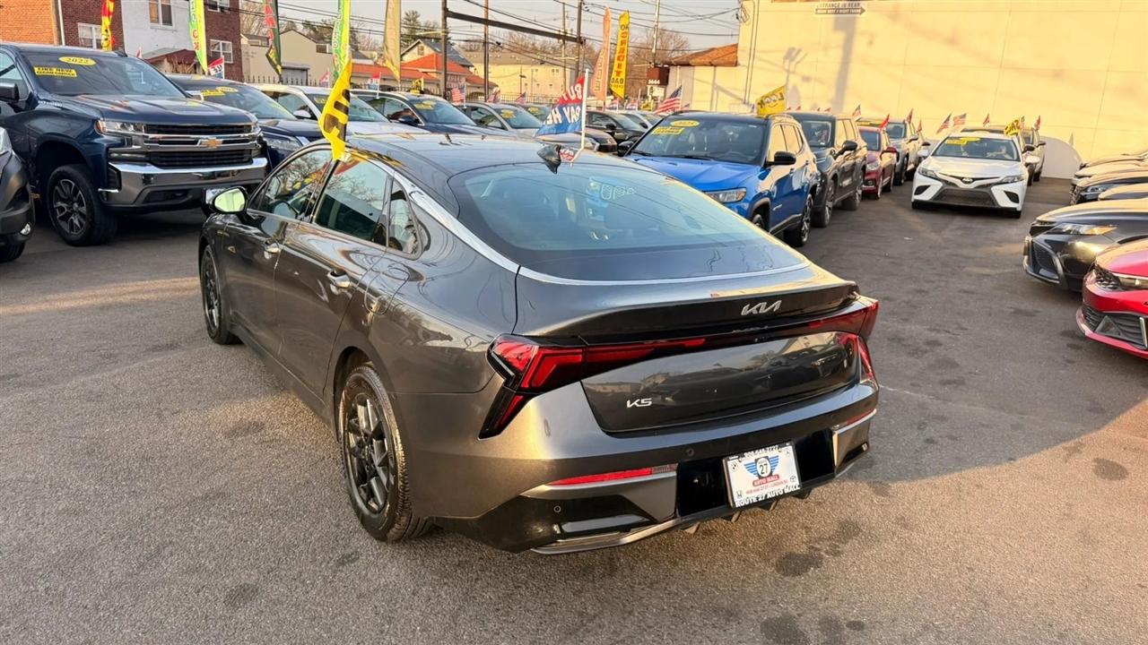 Kia K5 LXS 2025