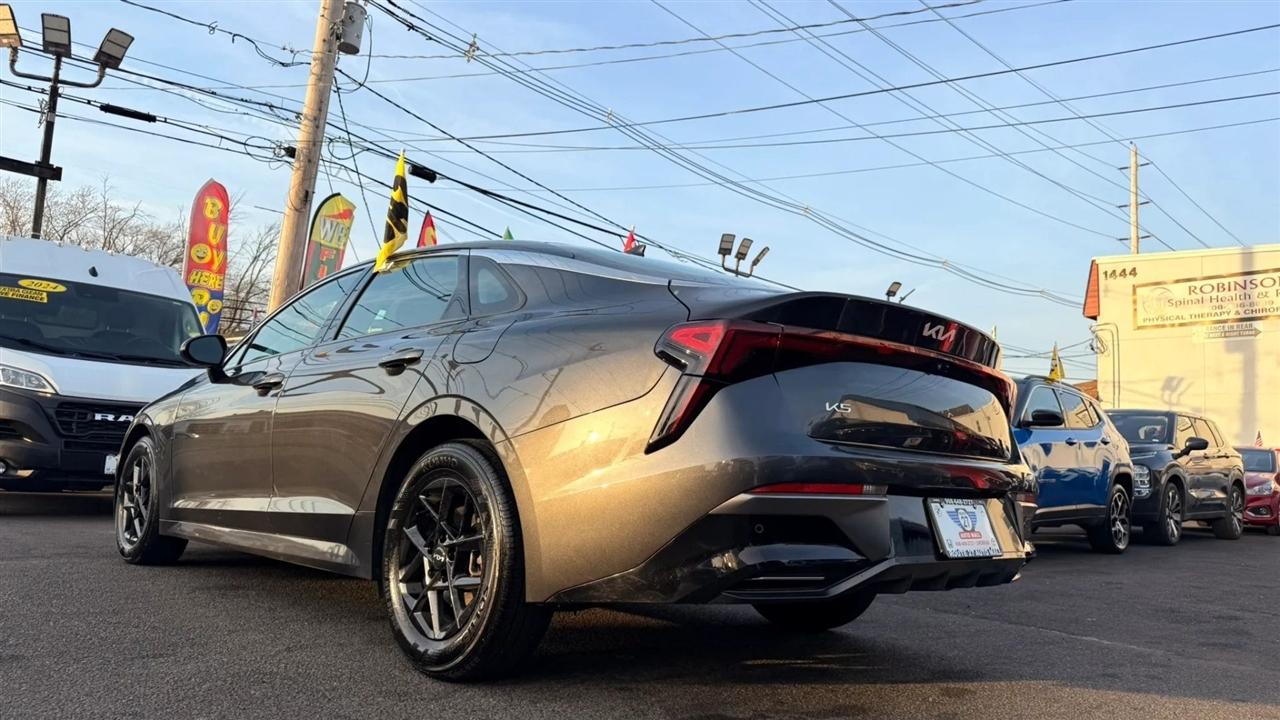 Kia K5 LXS 2025
