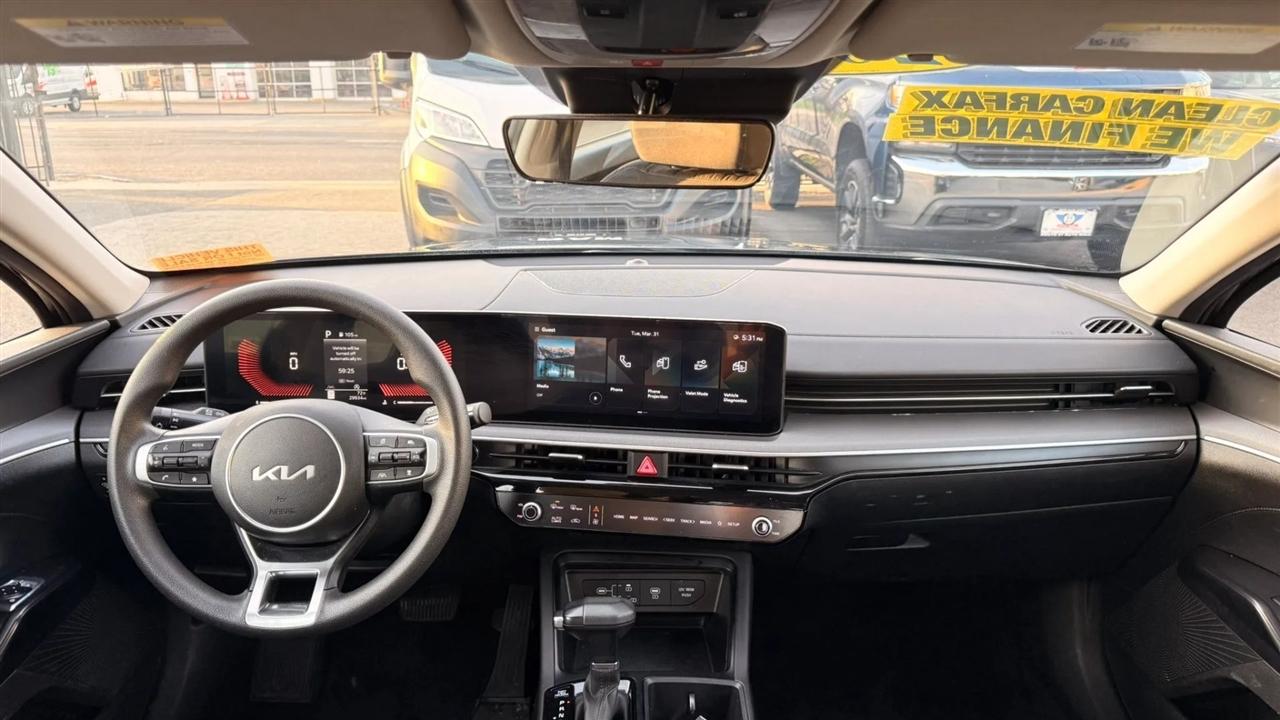 Kia K5 LXS 2025