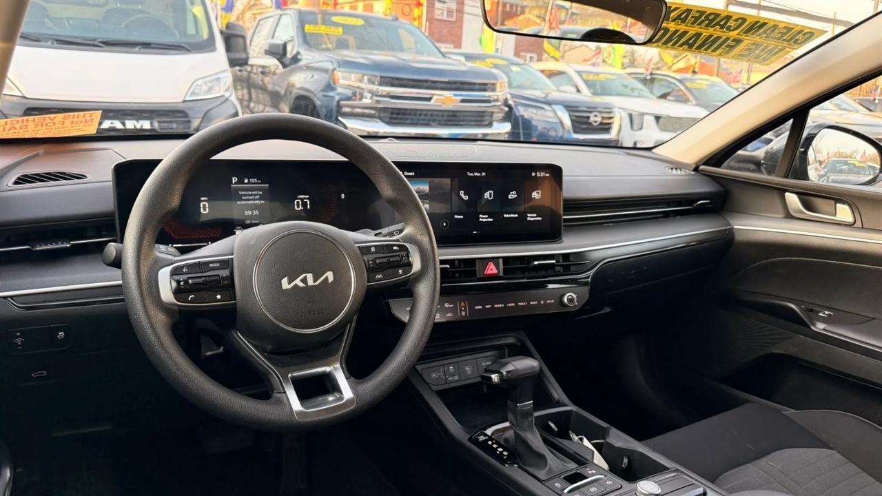 Kia K5 LXS 2025