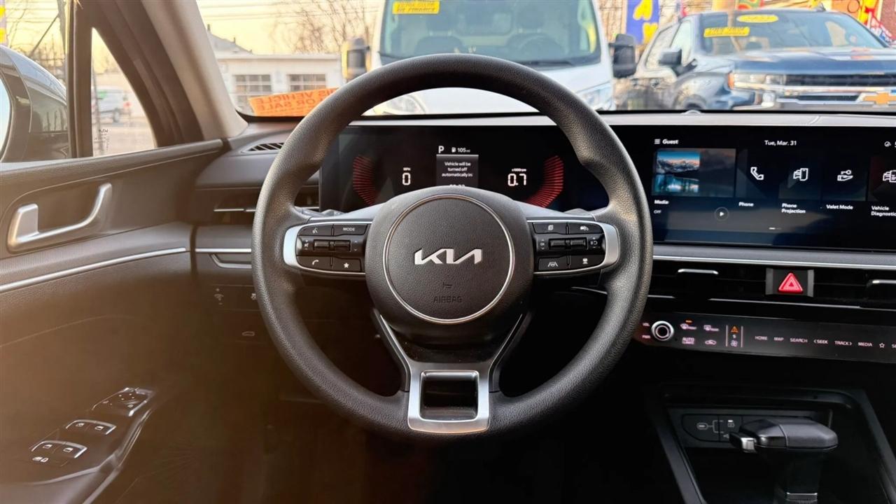 Kia K5 LXS 2025