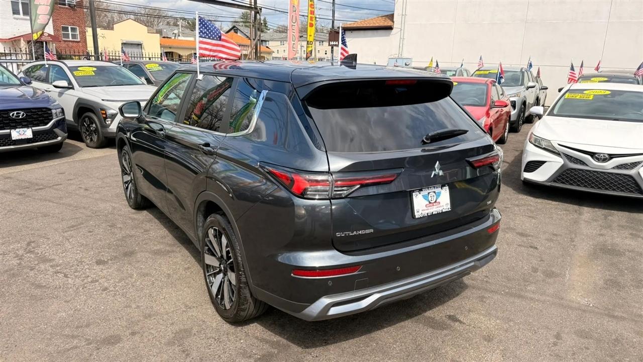 Mitsubishi Outlander SE 4WD 2025